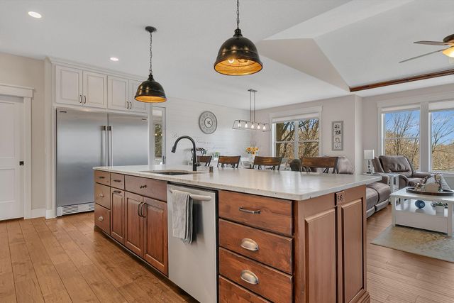 8610 Bluestem Drive, Victoria, MN 55386