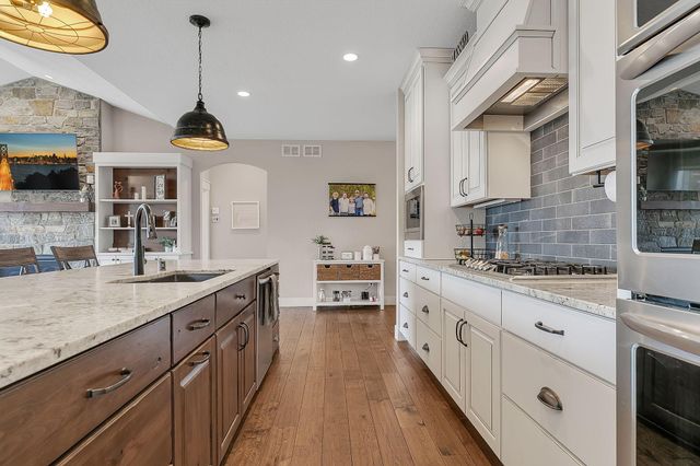 8610 Bluestem Drive, Victoria, MN 55386