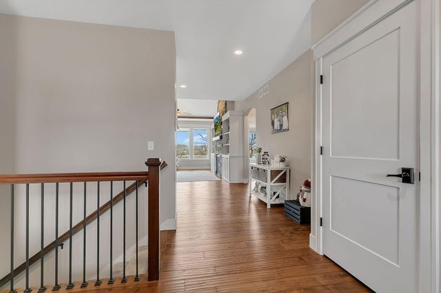 8610 Bluestem Drive, Victoria, MN 55386