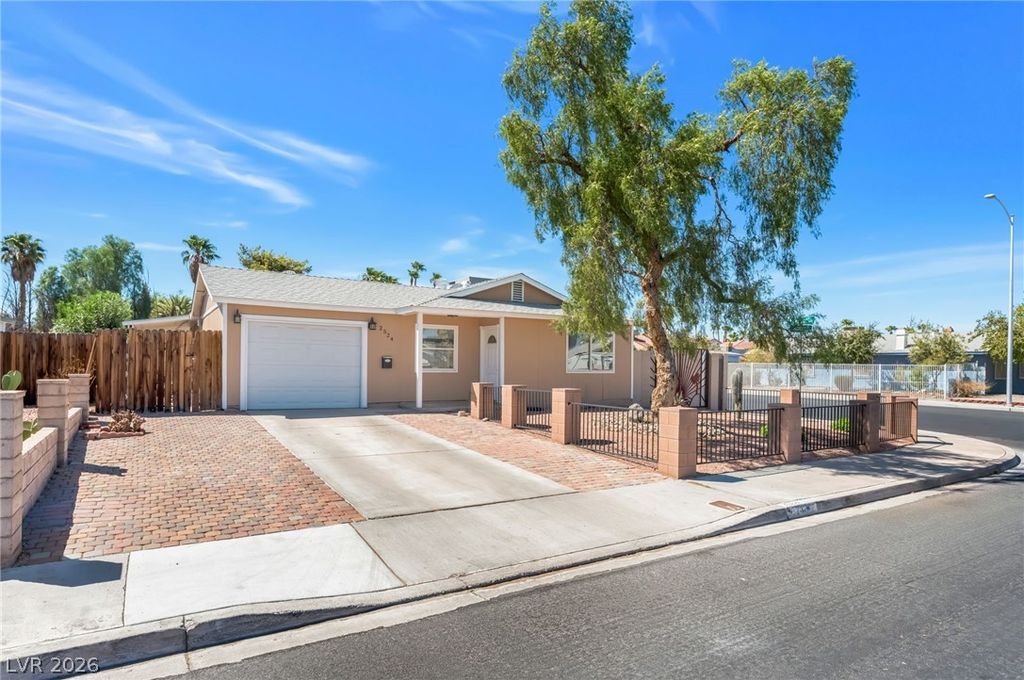 2524 Valparaiso Street, Las Vegas, NV 89108 — photo 4