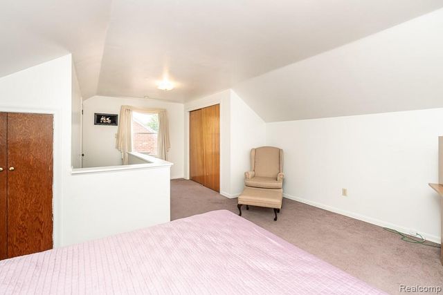 9343 Fenton, Redford, MI 48239