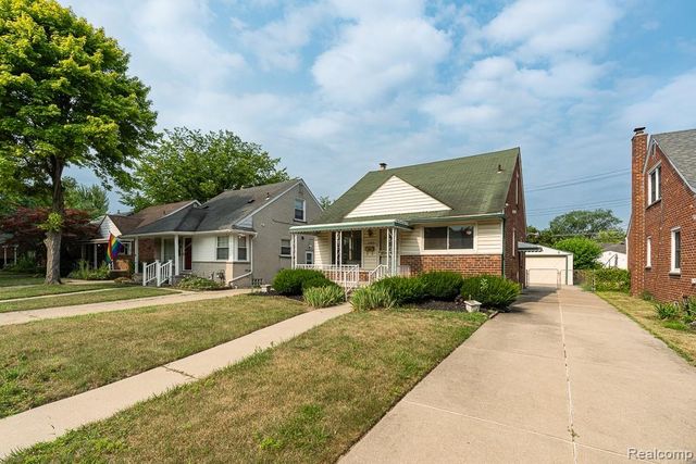 9343 Fenton, Redford, MI 48239