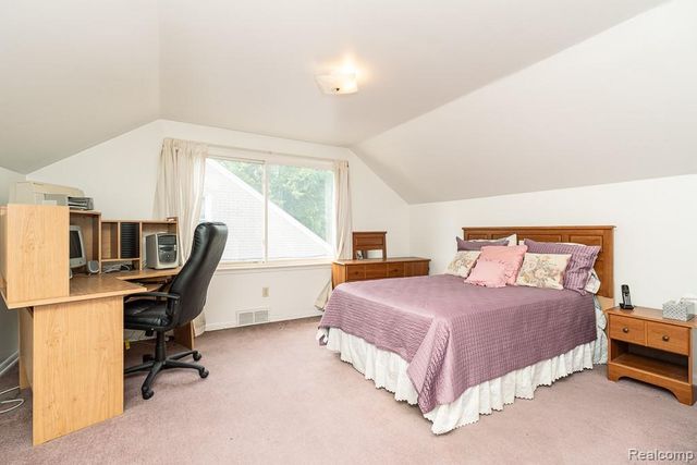 9343 Fenton, Redford, MI 48239