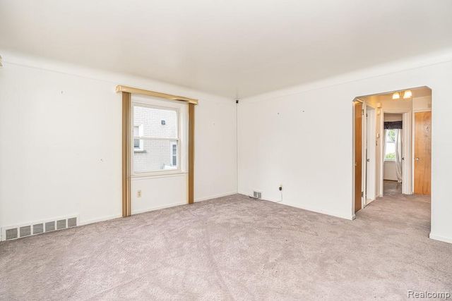 9343 Fenton, Redford, MI 48239