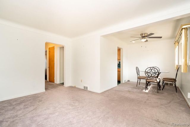 9343 Fenton, Redford, MI 48239