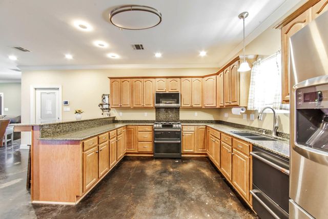 530 Sugar Plum Street, Houma, LA 70364