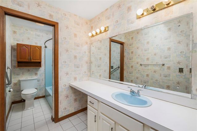 285 Randall Avenue, Warwick, RI 02889