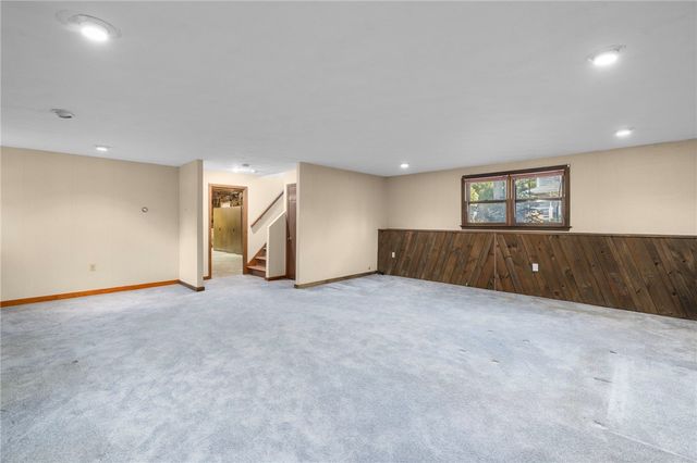 285 Randall Avenue, Warwick, RI 02889