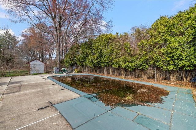 285 Randall Avenue, Warwick, RI 02889