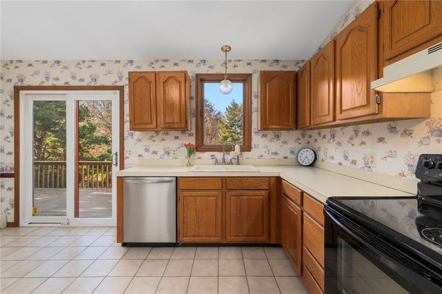 285 Randall Avenue, Warwick, RI 02889