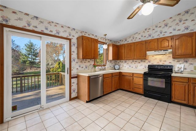 285 Randall Avenue, Warwick, RI 02889