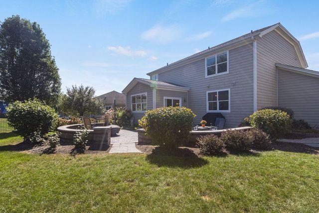 422 W Amberside Drive, Elgin, IL 60124
