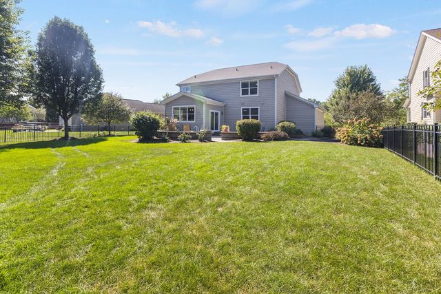 422 W Amberside Drive, Elgin, IL 60124
