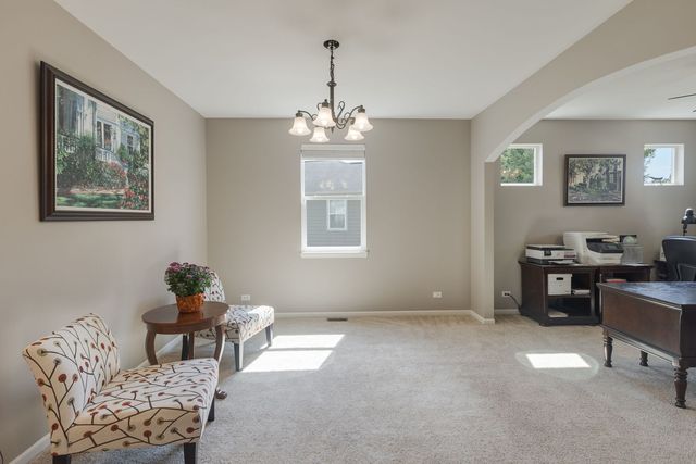 422 W Amberside Drive, Elgin, IL 60124