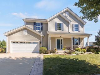 422 W Amberside Drive, Elgin, IL 60124