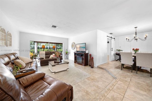 10364 SW 117th St, Miami, FL 33176