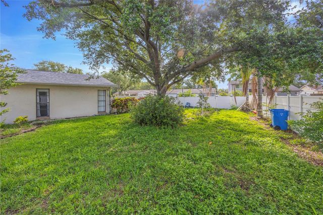 4953 PENNSBURY DRIVE, Tampa, FL 33624