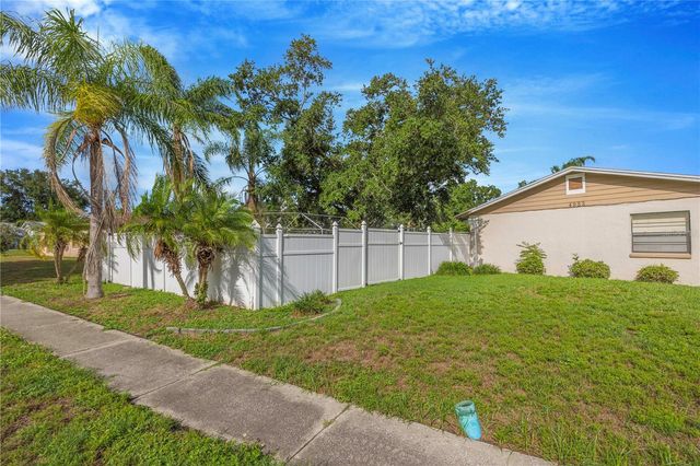4953 PENNSBURY DRIVE, Tampa, FL 33624