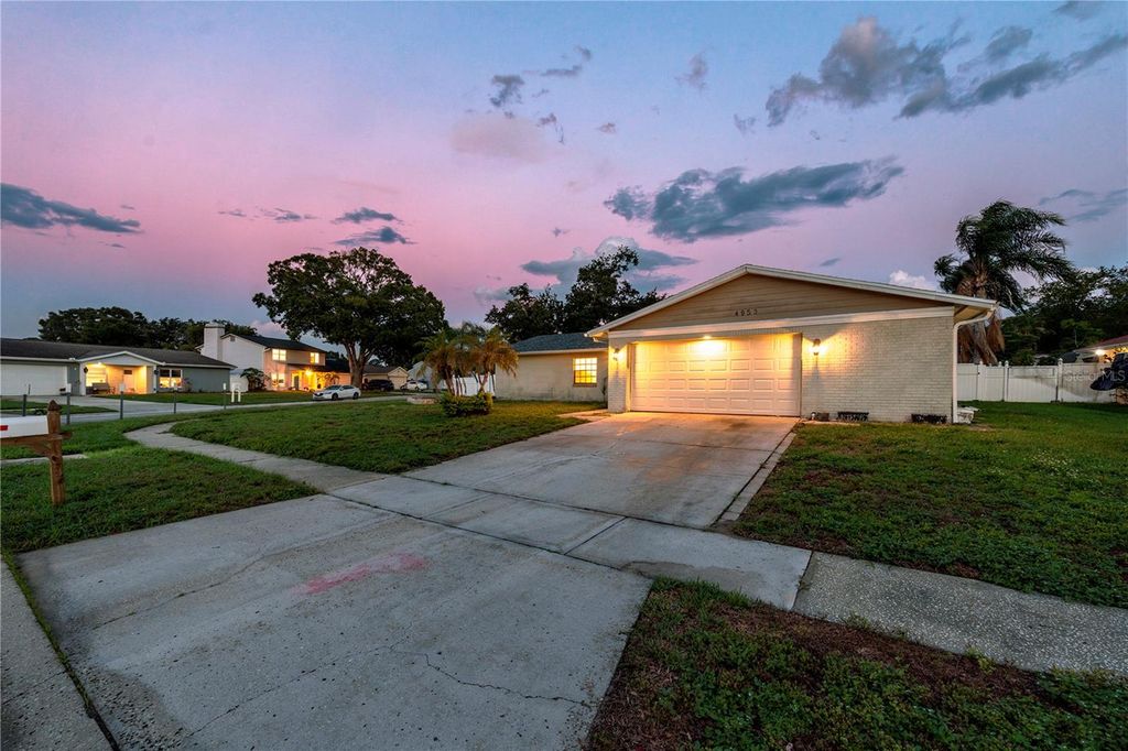 4953 PENNSBURY DRIVE, Tampa, FL 33624