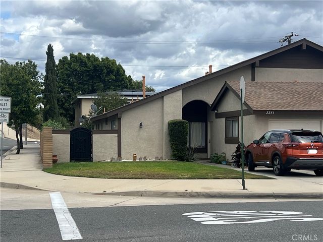 2229 Ponderosa, Santa Ana, CA 92705