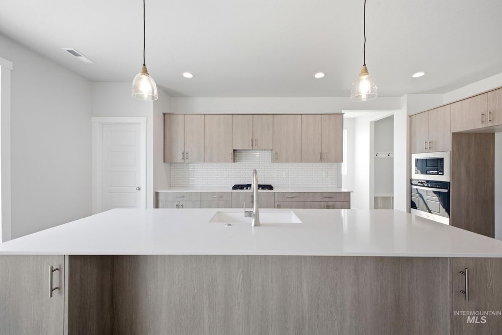15457 Queensbury Ave, Nampa, ID 83651 photo 3