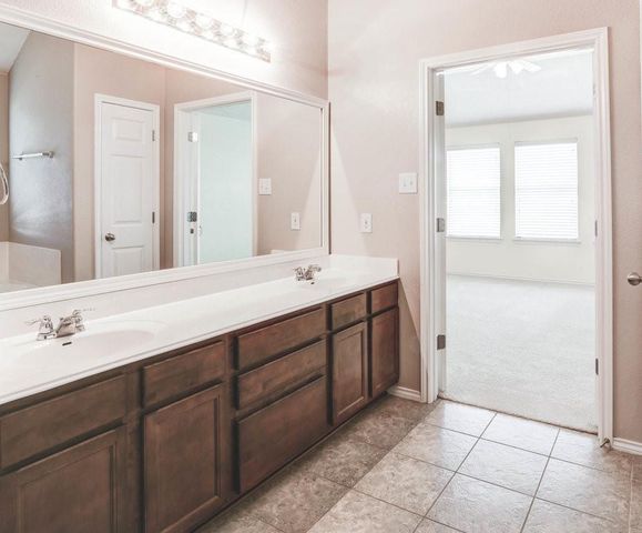 4501 Dennis LN, Pflugerville, TX 78660