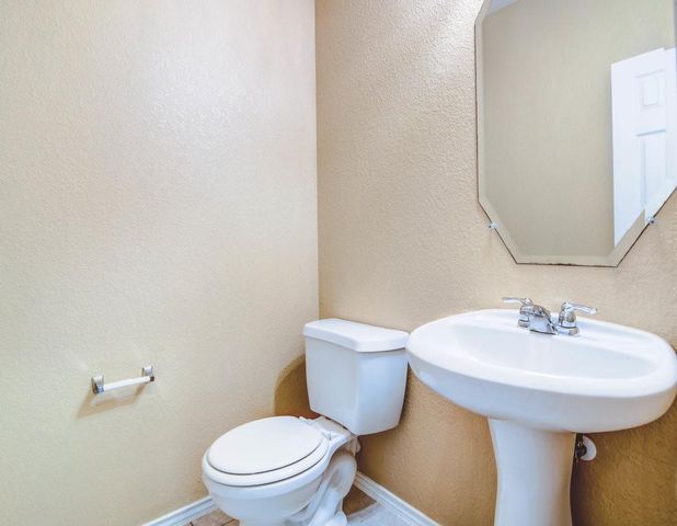 4501 Dennis LN, Pflugerville, TX 78660
