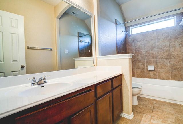 4501 Dennis LN, Pflugerville, TX 78660