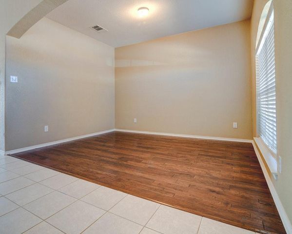 4501 Dennis LN, Pflugerville, TX 78660