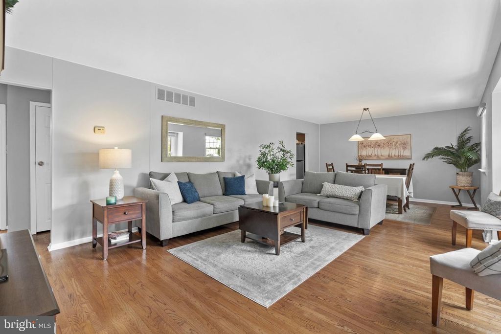 608 HAMILTON DR, CINNAMINSON, NJ 08077 — exterior