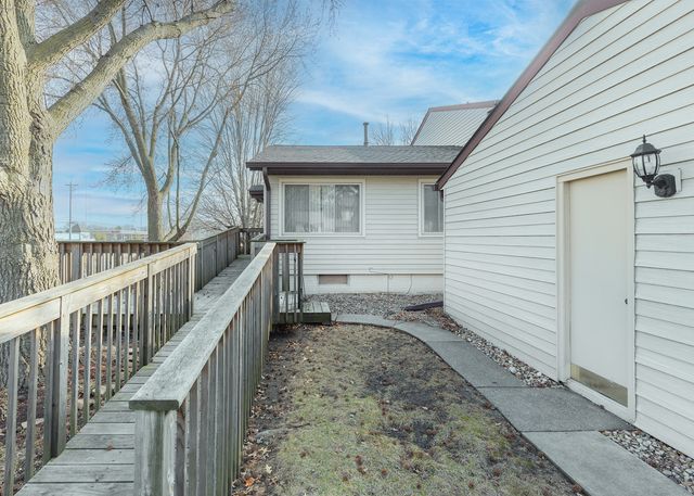 3590 Devils Glen Road 0, Bettendorf, IA 52722