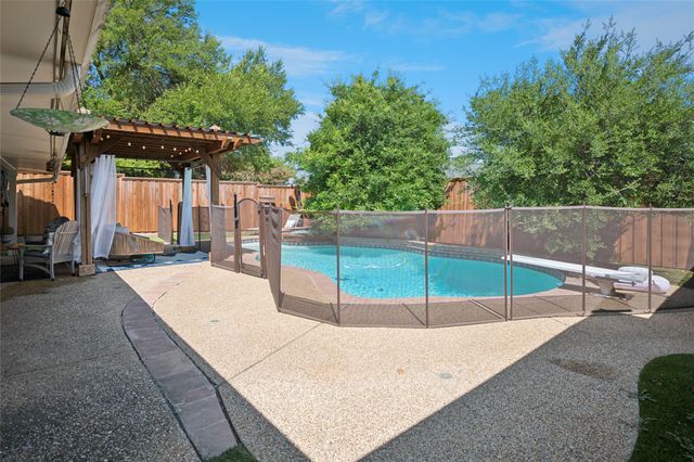 2705 Prairie Creek Court, Plano, TX 75075