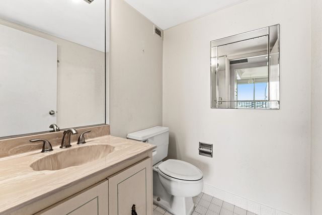 1701 S Flagler Drive 1806, West Palm Beach, FL 33401