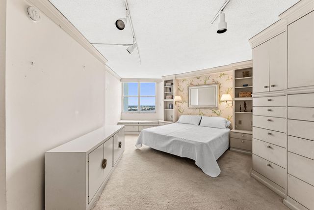 1701 S Flagler Drive 1806, West Palm Beach, FL 33401