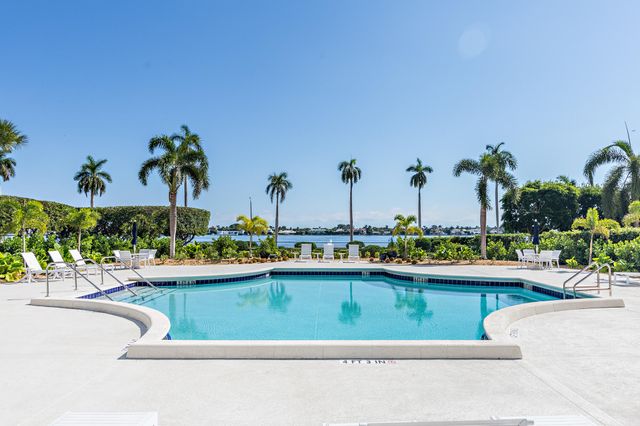 1701 S Flagler Drive 1806, West Palm Beach, FL 33401