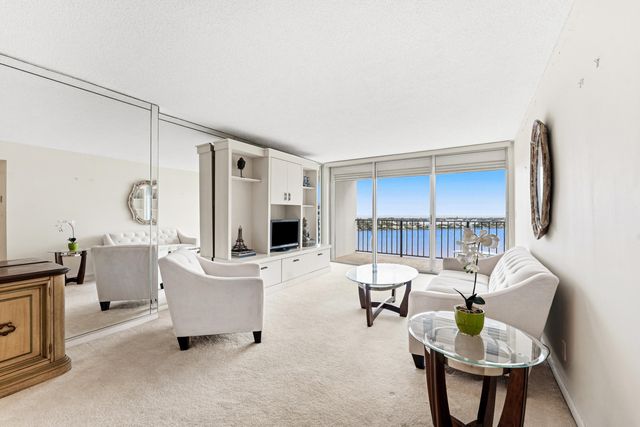 1701 S Flagler Drive 1806, West Palm Beach, FL 33401