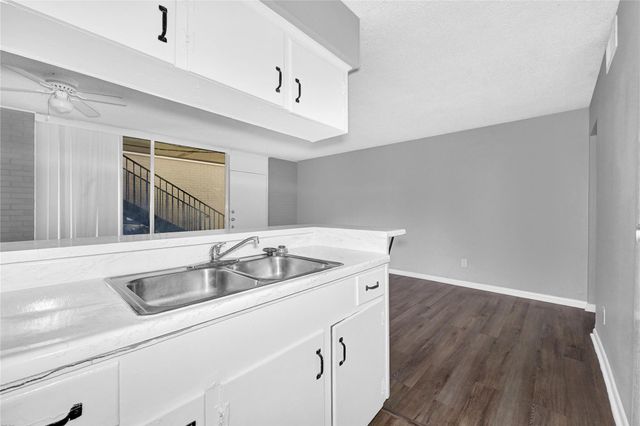 1200 Carolyn Ct 19, Humble, TX 77338