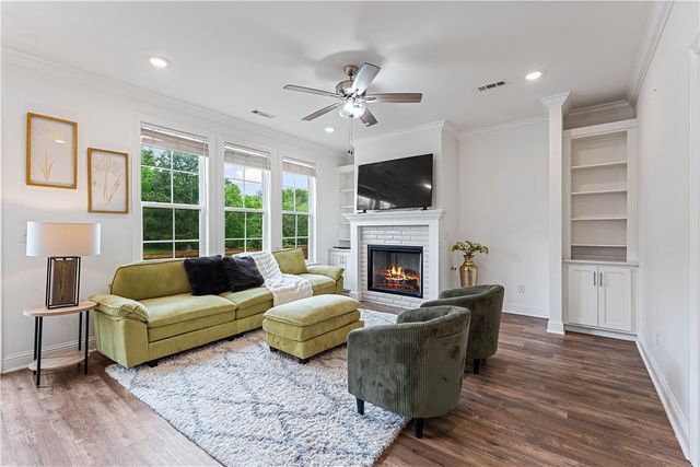 2006 SW Poppy Street, Bentonville, AR 72713