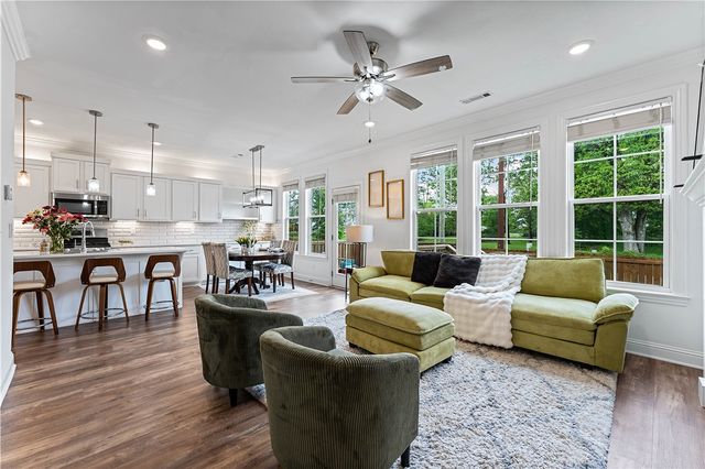2006 SW Poppy Street, Bentonville, AR 72713