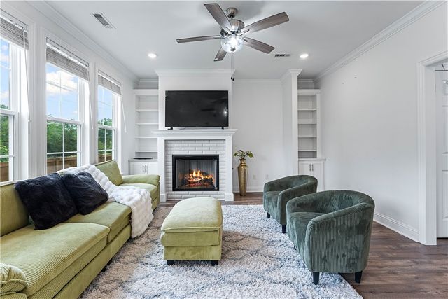 2006 SW Poppy Street, Bentonville, AR 72713