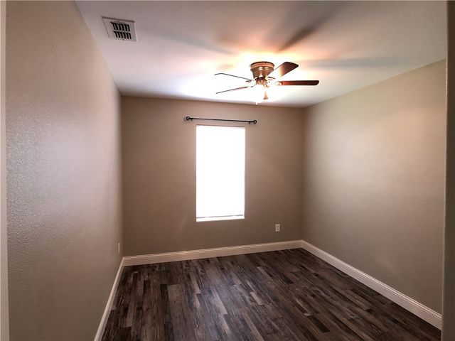 2409 Crews St 2409, Corpus Christi, TX 78405