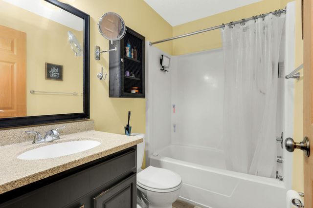 14115 Pennock Avenue 303, Apple Valley, MN 55124