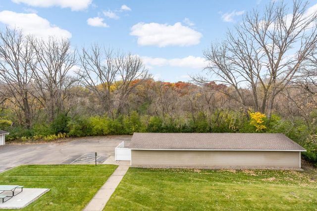 14115 Pennock Avenue 303, Apple Valley, MN 55124