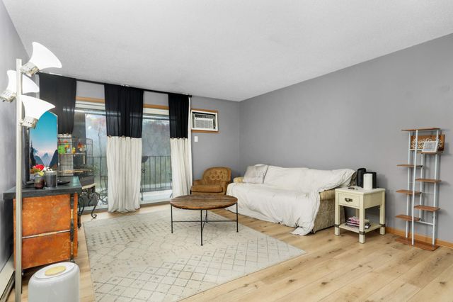 14115 Pennock Avenue 303, Apple Valley, MN 55124