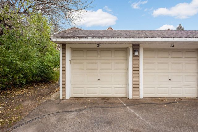 14115 Pennock Avenue 303, Apple Valley, MN 55124