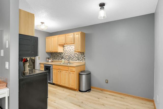 14115 Pennock Avenue 303, Apple Valley, MN 55124