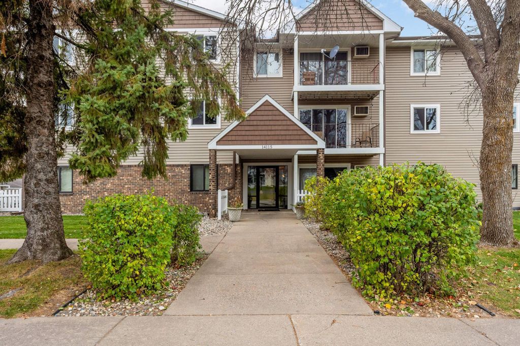 14115 Pennock Avenue 303, Apple Valley, MN 55124