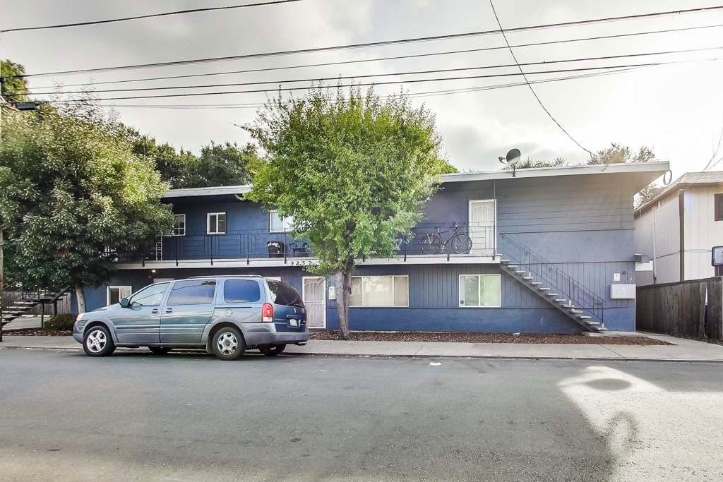 Image 3 of property listing at 3257 Delaware St, Oakland, CA 94602