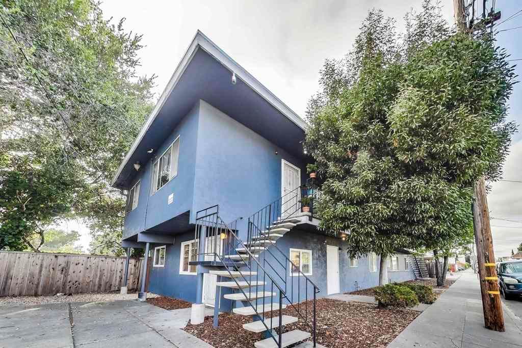 Image 4 of property listing at 3257 Delaware St, Oakland, CA 94602