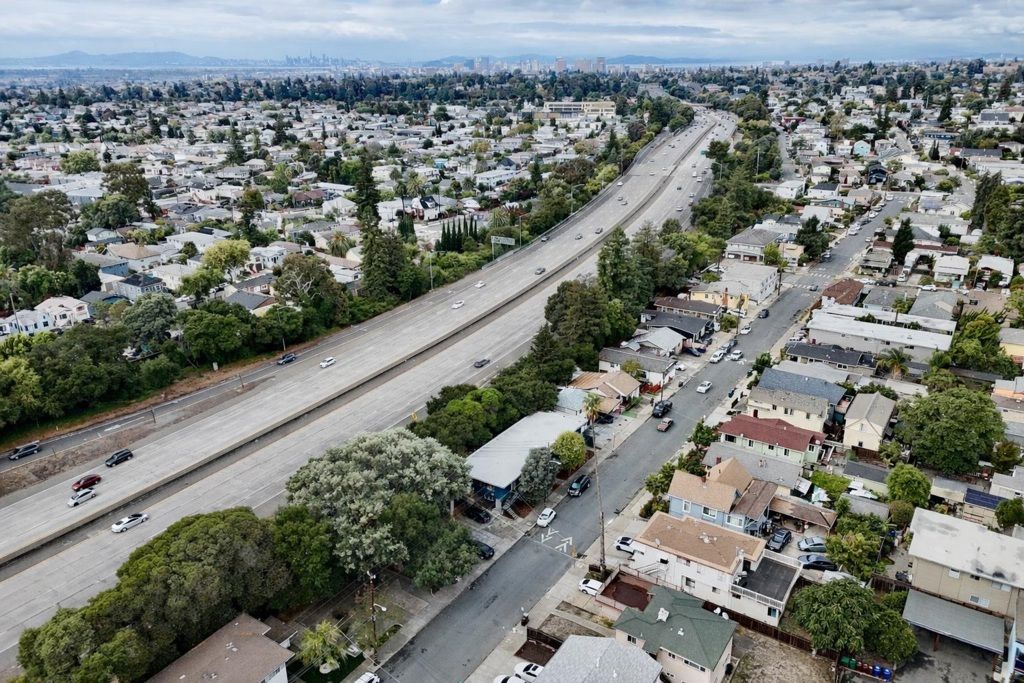 Image 8 of property listing at 3257 Delaware St, Oakland, CA 94602